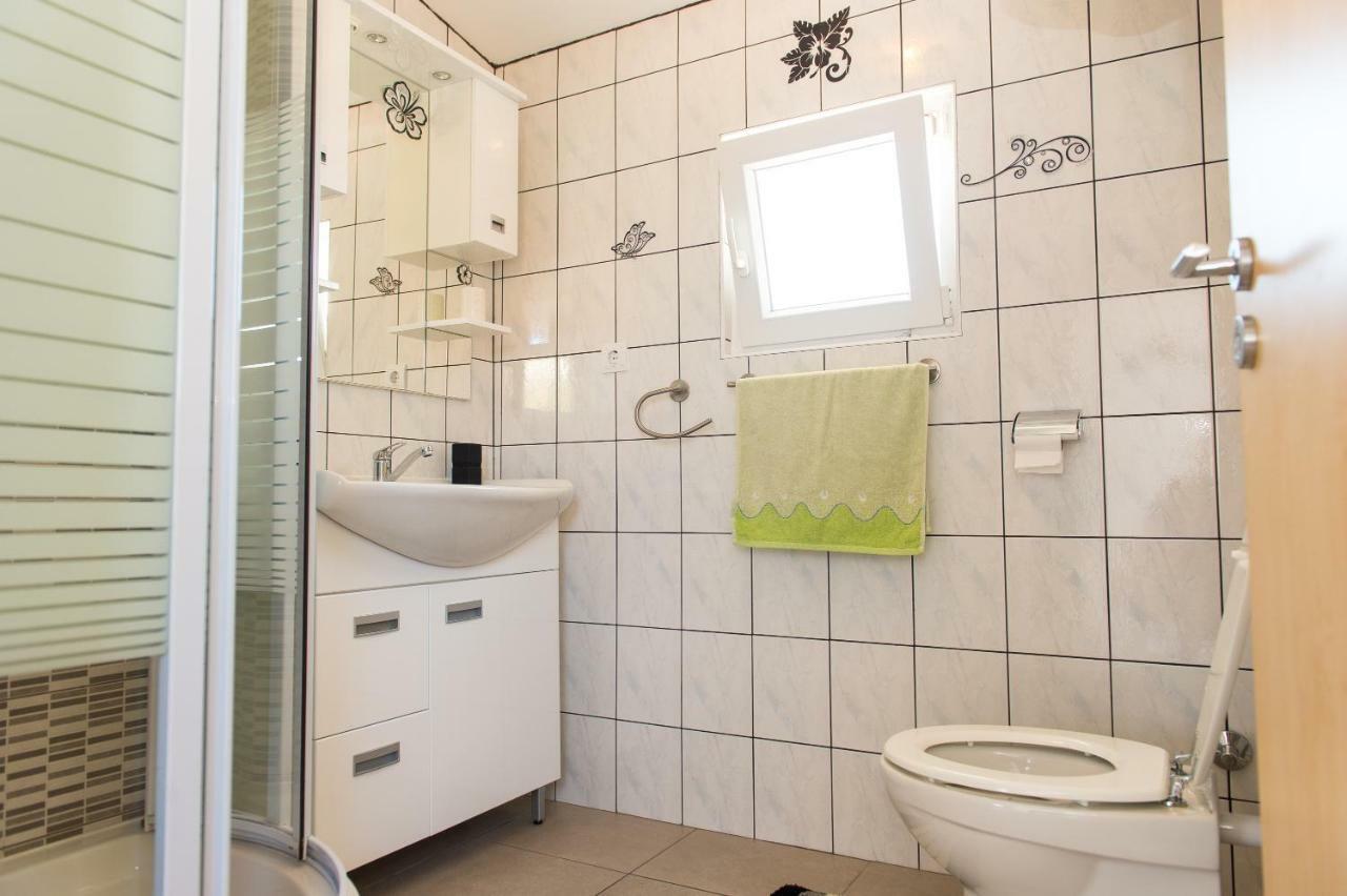 Apartment Ella Rogoznica  Bagian luar foto