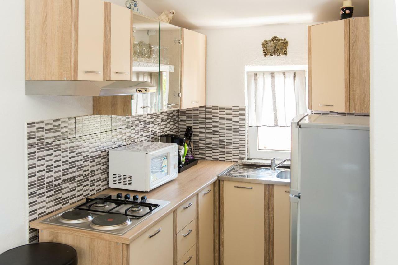 Apartment Ella Rogoznica  Bagian luar foto